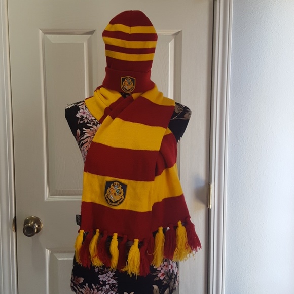 gryffindor hat and scarf set